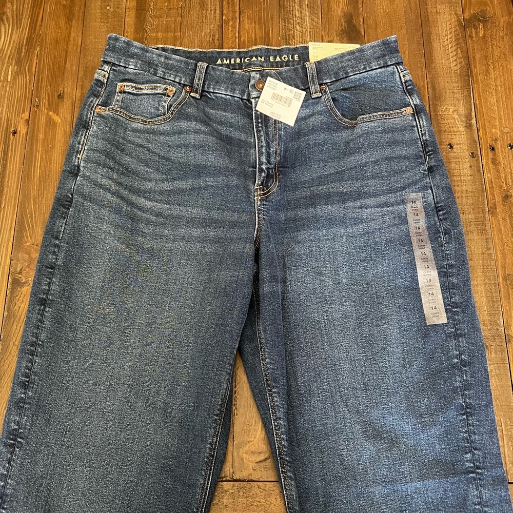 NWT American Eagle Curvy Straight jeans